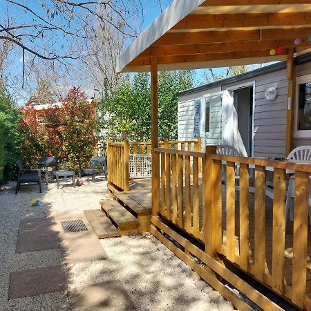 Mobil Home Tout Confort 6 Personnes Climatise Au Pied Du Luberon La Roque-d'Antheron Exterior foto