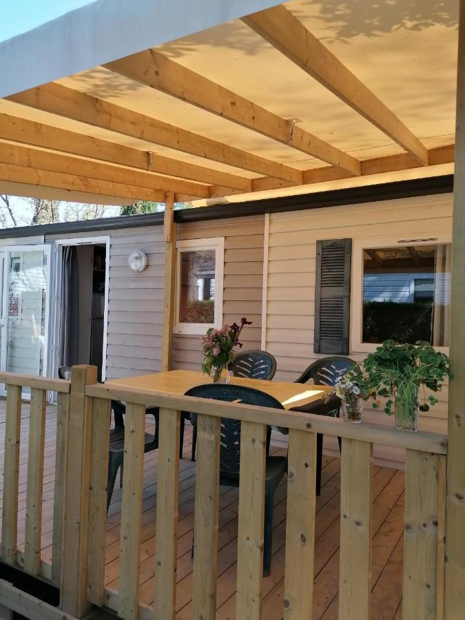 Mobil Home Tout Confort 6 Personnes Climatise Au Pied Du Luberon La Roque-d'Antheron Exterior foto